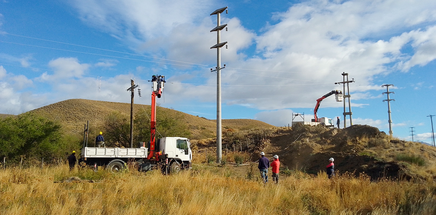 [►] Comienza el proceso de energización de líneas rurales en Junín de los Andes y Las Coloradas thumbnail