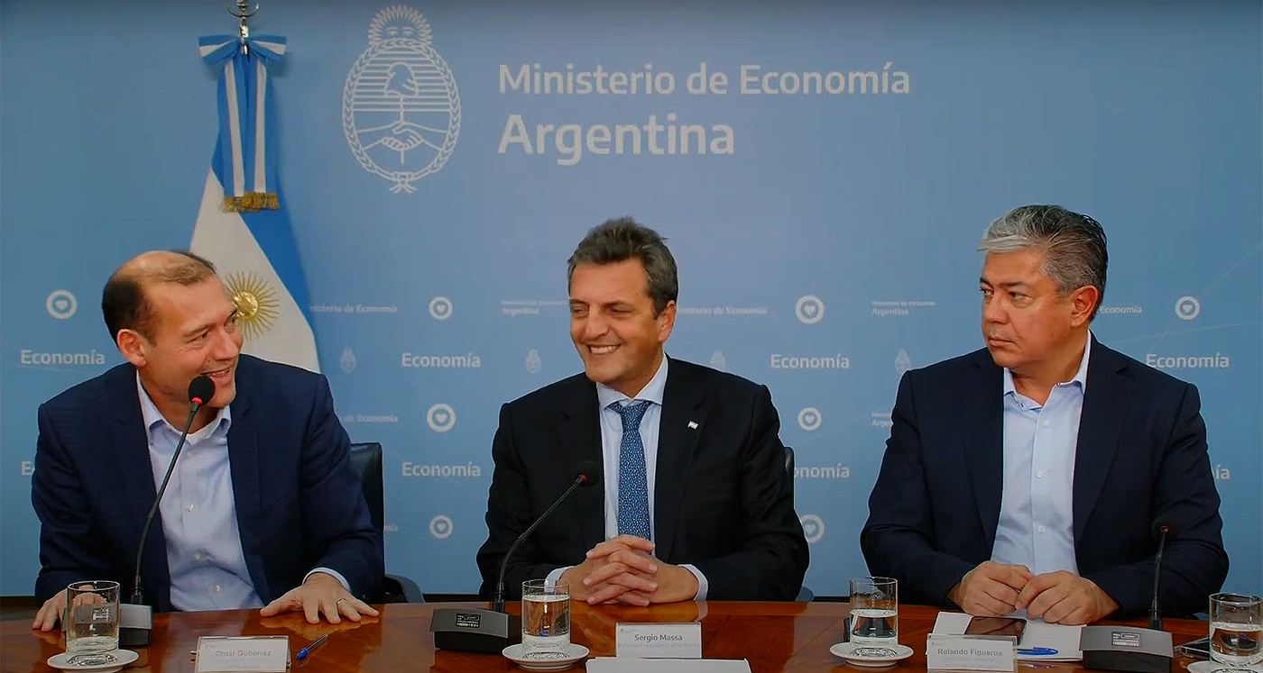 Massa, Gutiérrez y Figueroa firmaron convenio para realizar la obra de gas en la meseta de Añelo thumbnail