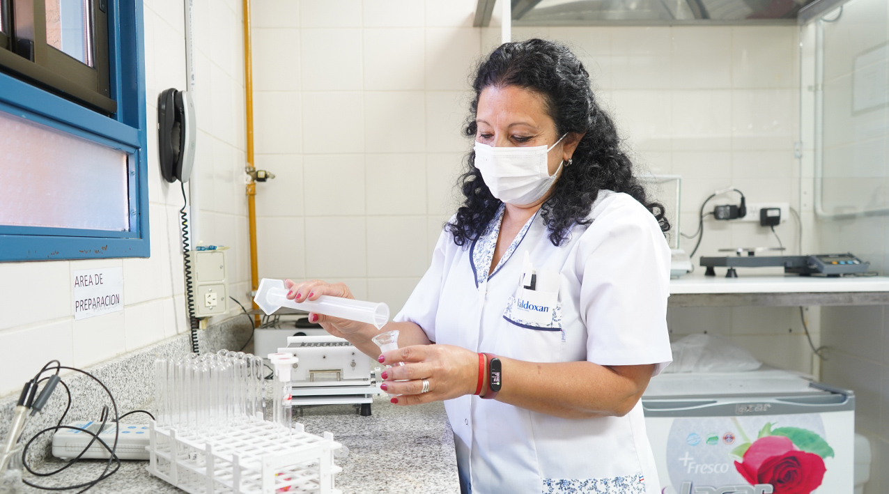  Crece la demanda en el laboratorio magistral del Hospital de Junín de los Andes thumbnail