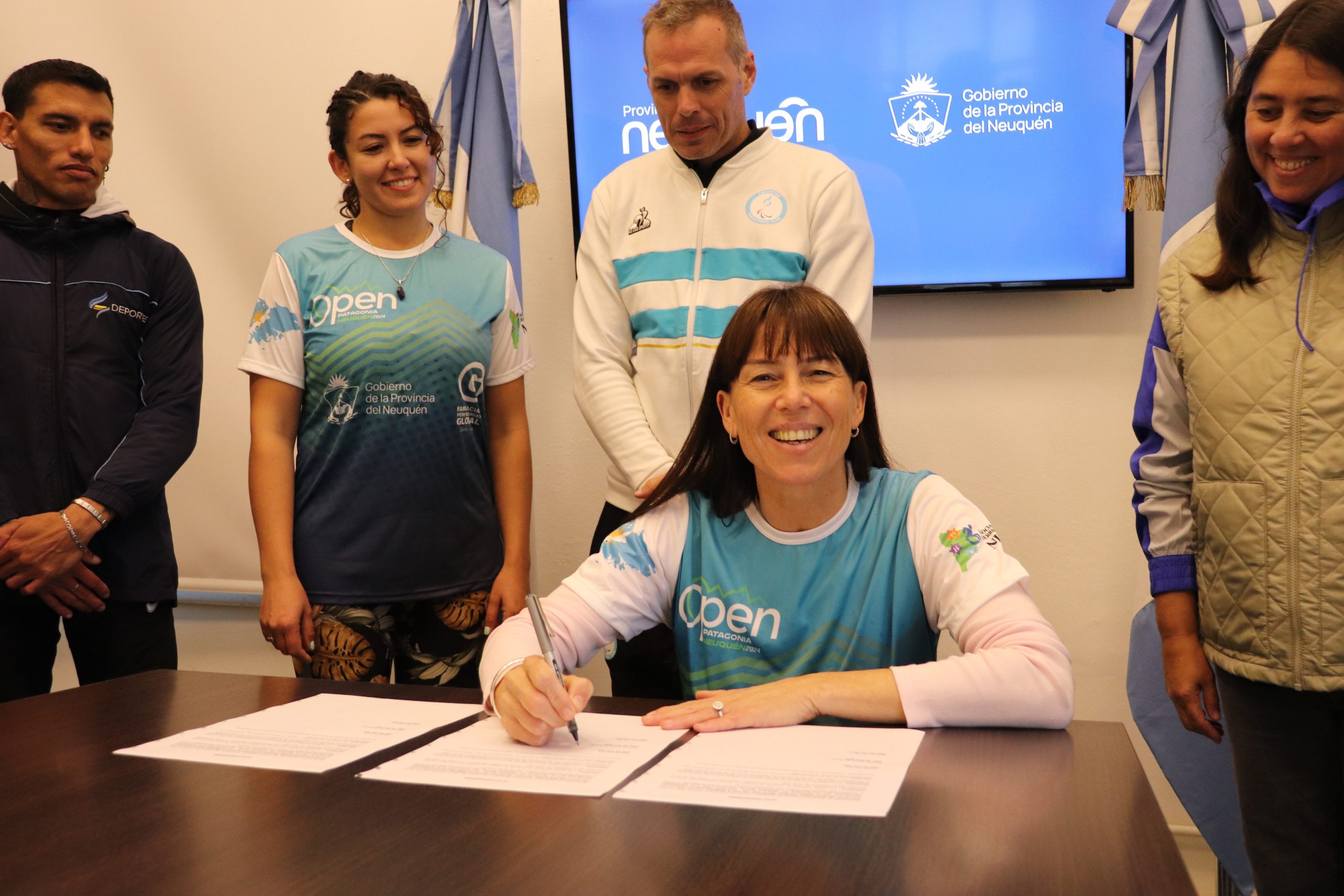 Firman convenio para que Neuquén sea sede del 3er Open Copar Internacional de Paraatletismo 2025 thumbnail