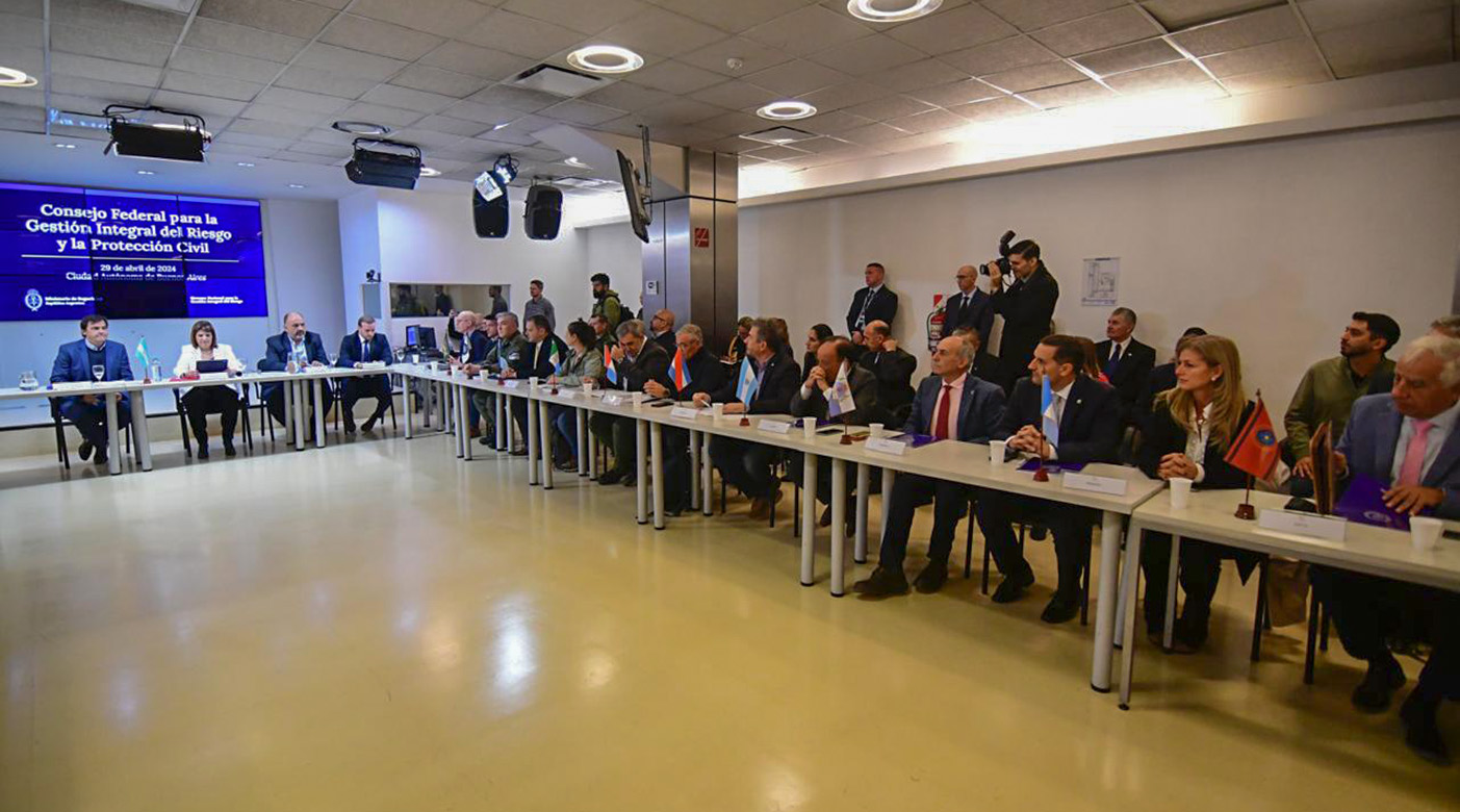 El ministro Nicolini participó del encuentro del “Sistema Nacional para la Gestión Integral de Riesgo” thumbnail