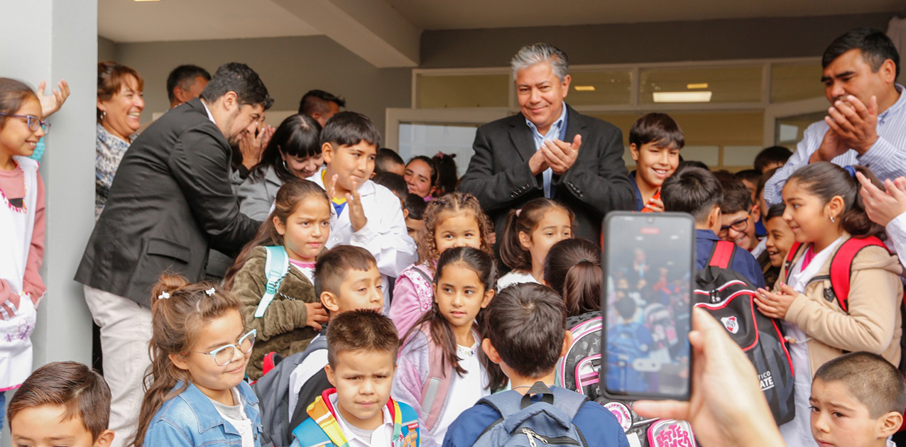  Rolando Figueroa inauguró la ampliación de la Escuela Nº32 de Barrancas thumbnail